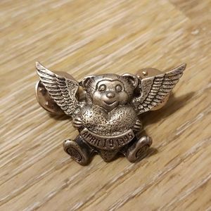 1995 MLD Bear Angel Pewter Lapel Pin